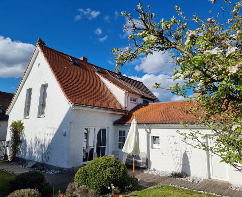 Rosengarten Ferienhaus im Frühling